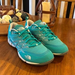 The North Face Ultra Kilowatt Trail Shoes Sneakers new Jaiden Green Women’s Sz 9